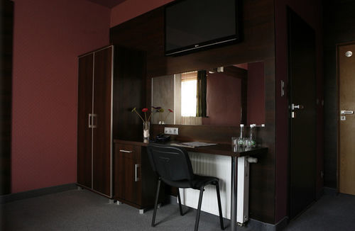 Hotel Sunny Познань Экстерьер фото