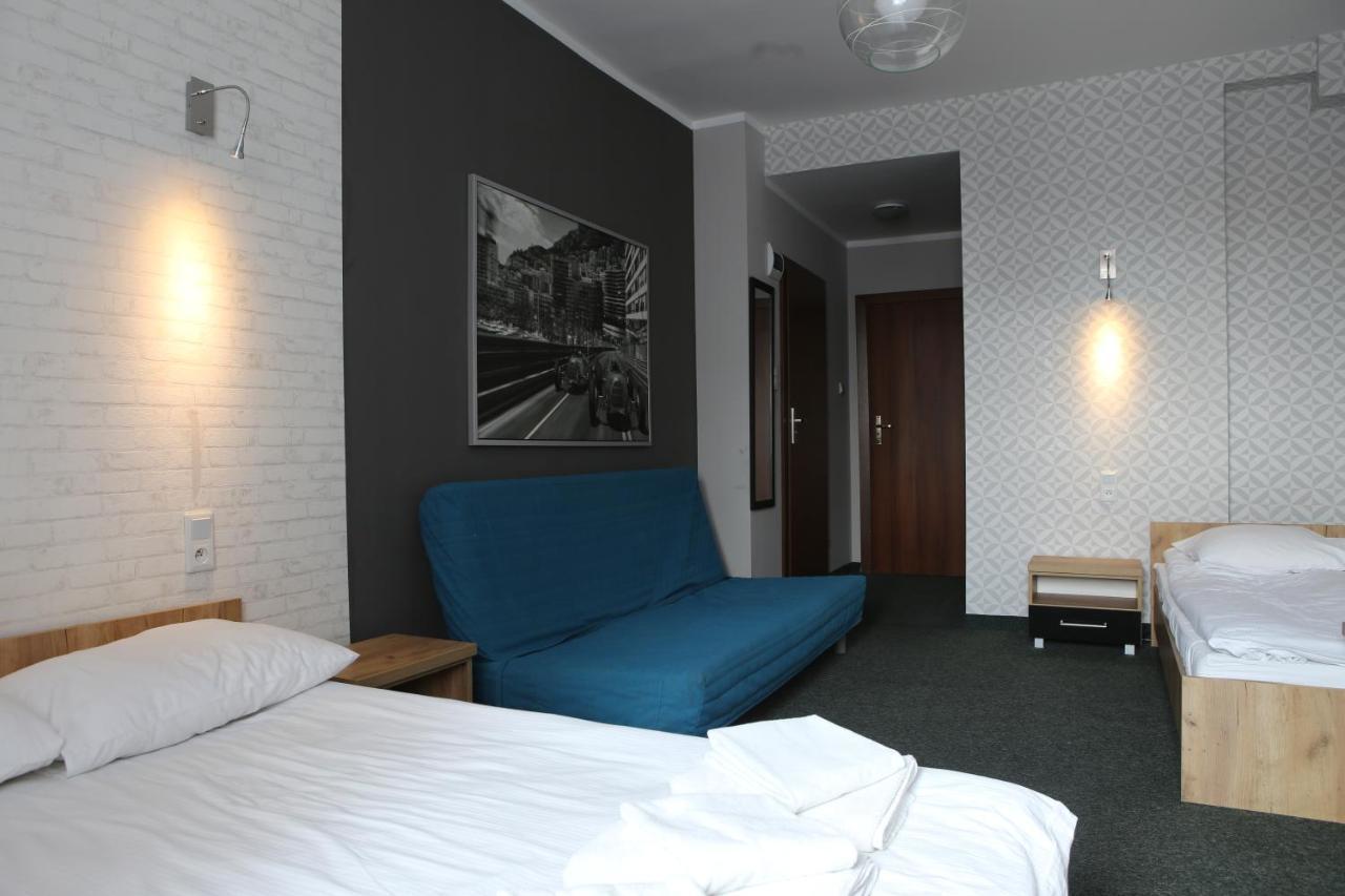Hotel Sunny Познань Экстерьер фото