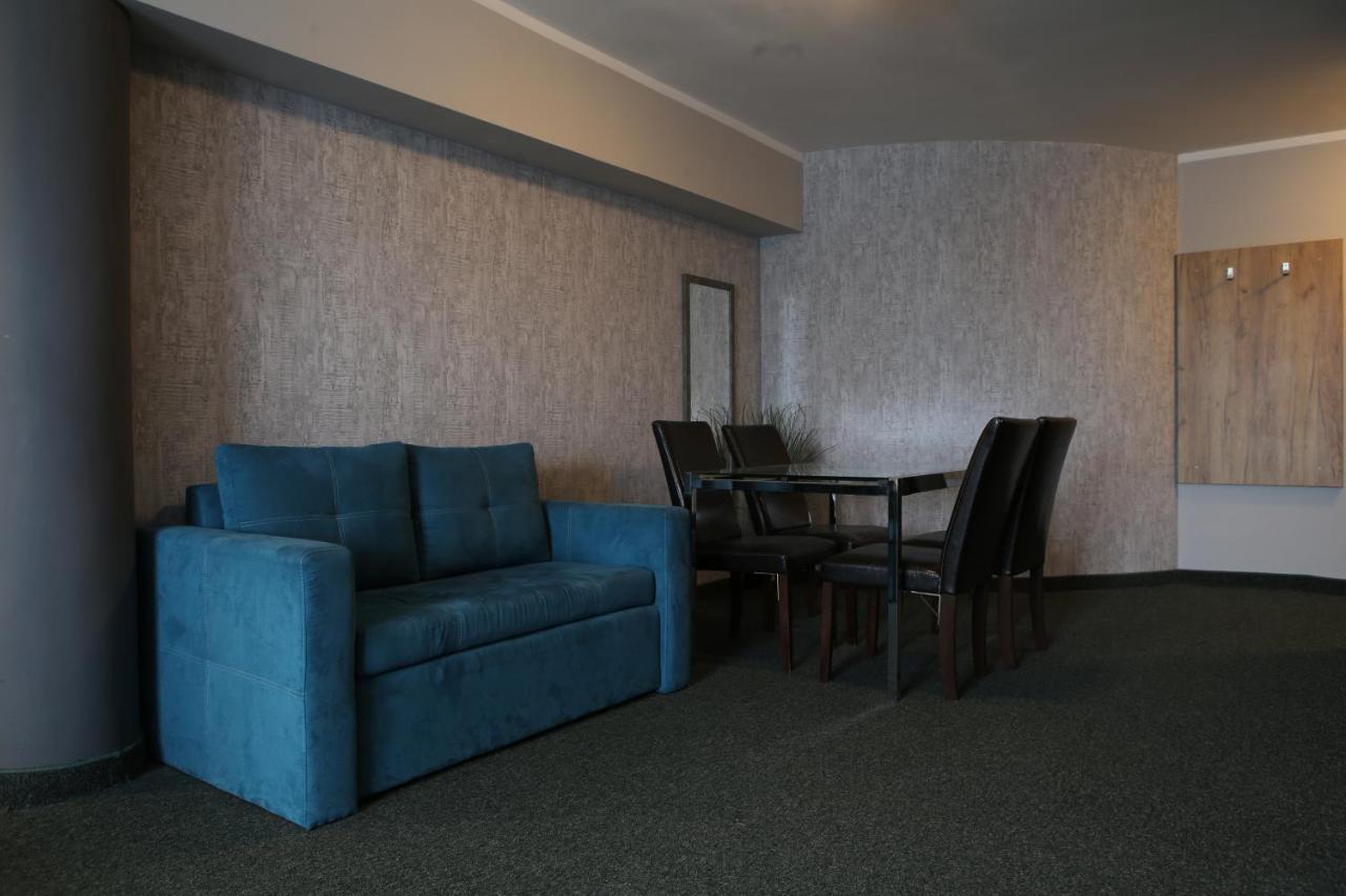 Hotel Sunny Познань Экстерьер фото