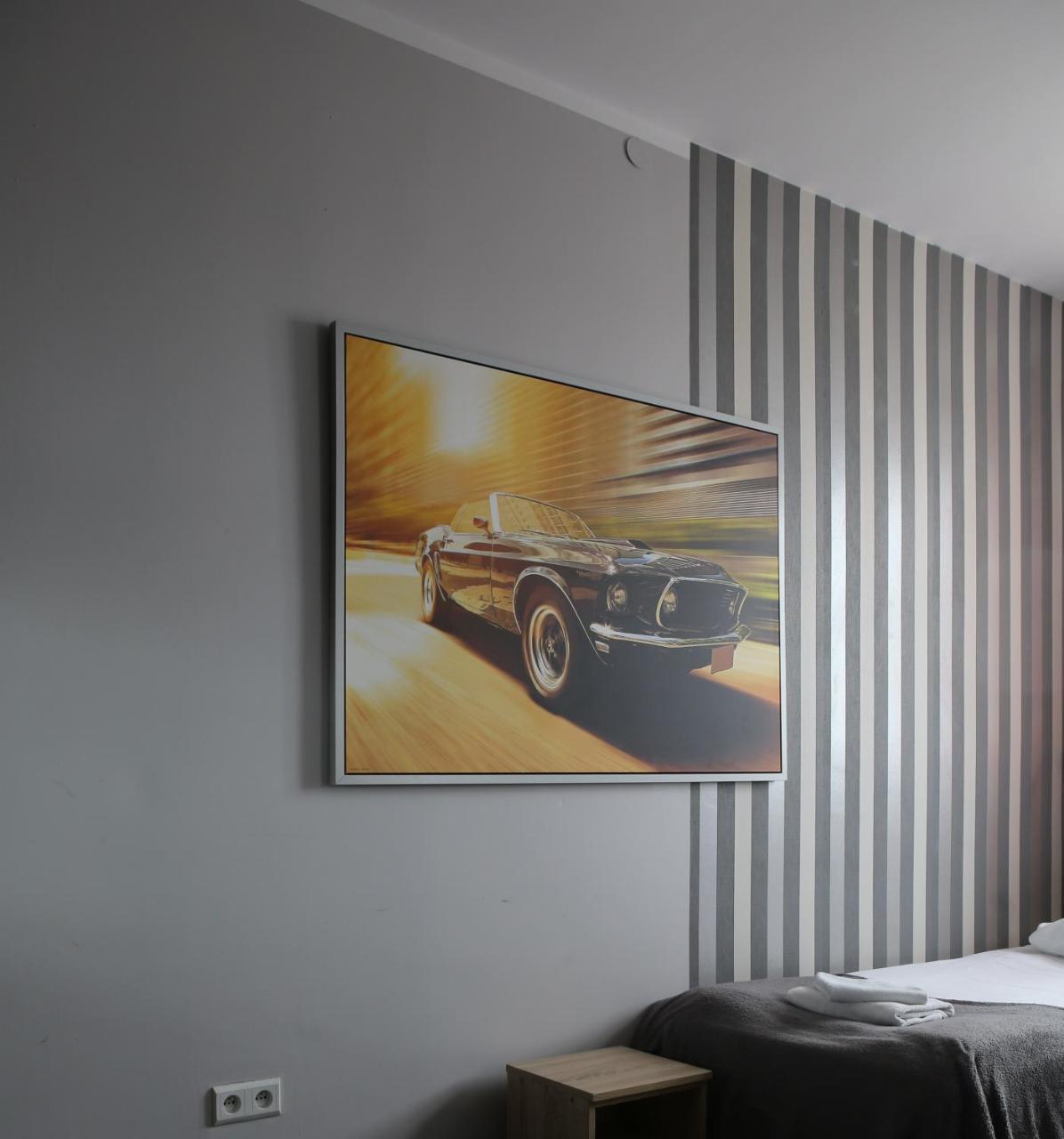 Hotel Sunny Познань Экстерьер фото