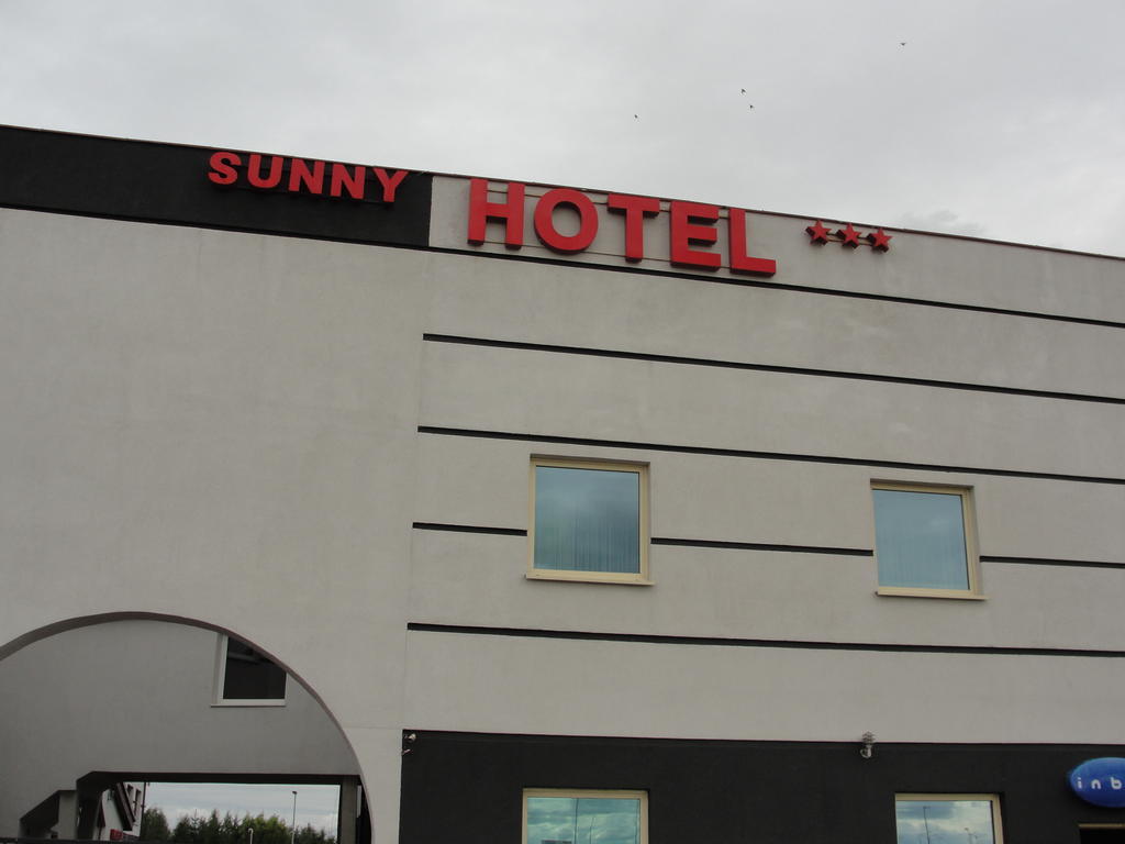 Hotel Sunny Познань Экстерьер фото