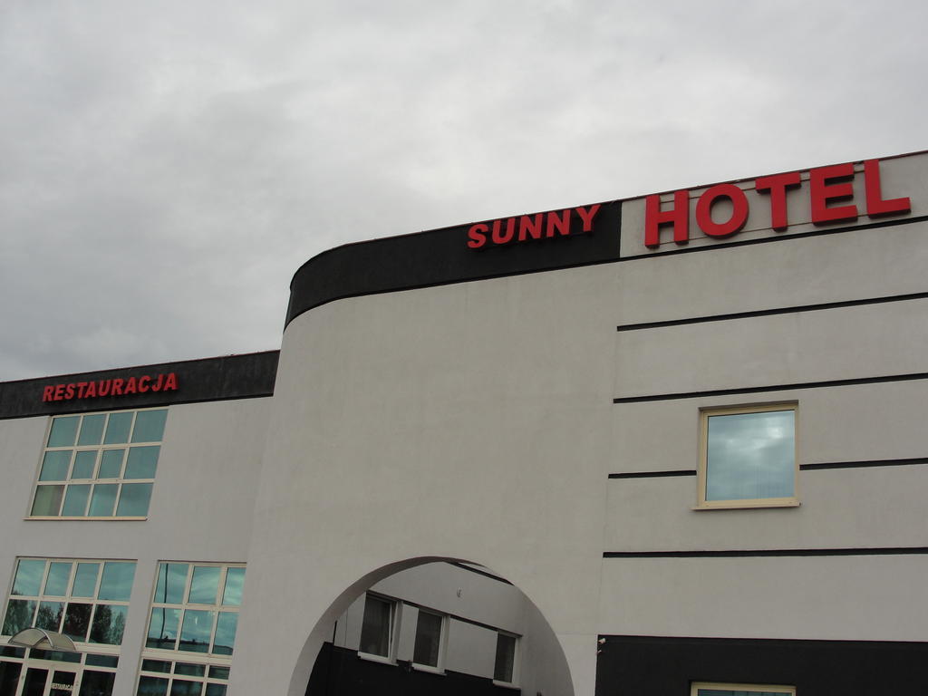 Hotel Sunny Познань Экстерьер фото